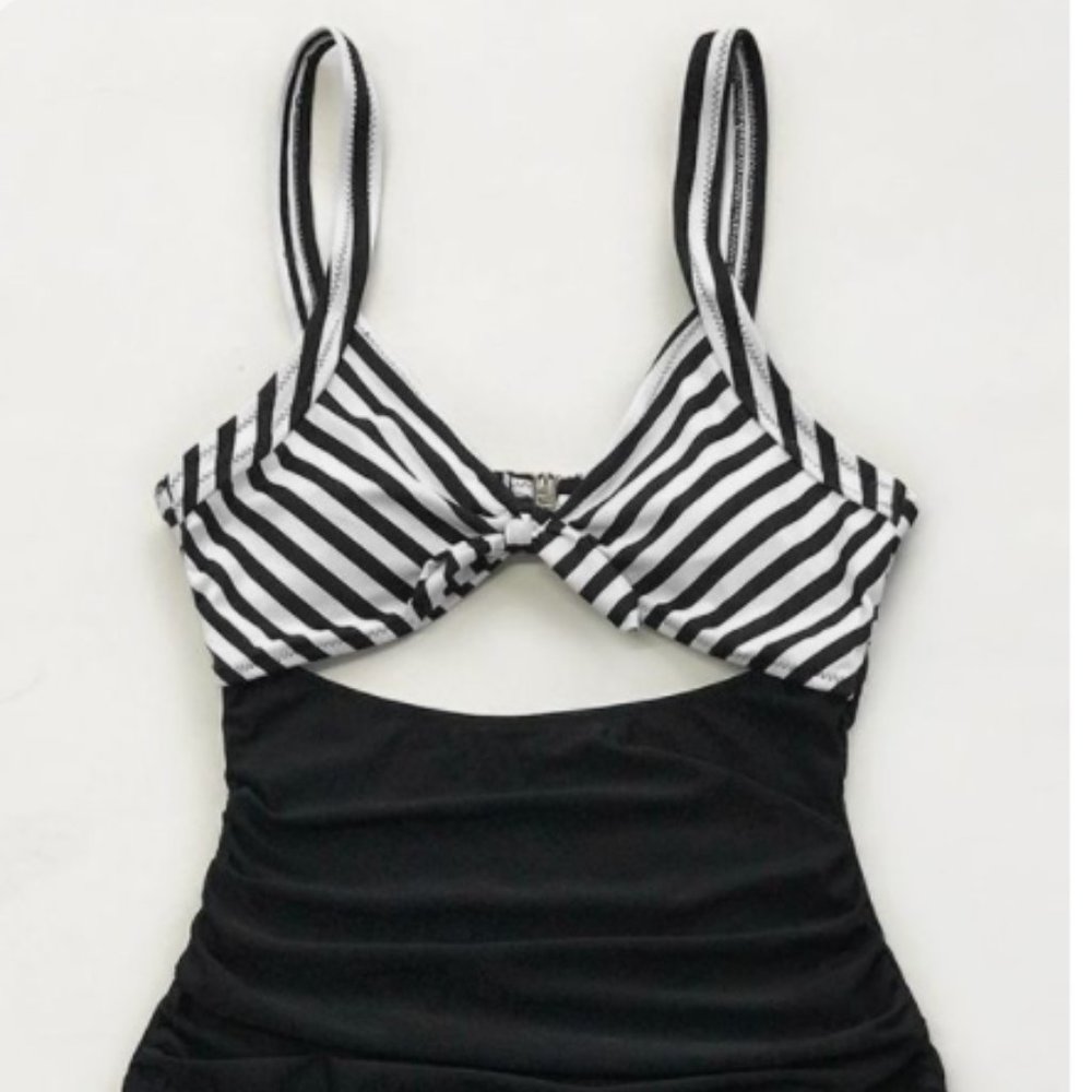 NWT Cupshe | one-piece Swim suit Stripes Tie Stomach Control Summer size Small